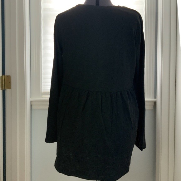 Black Scoopneck Peplum Back Long Sleeve Top NWT - Picture 5 of 8